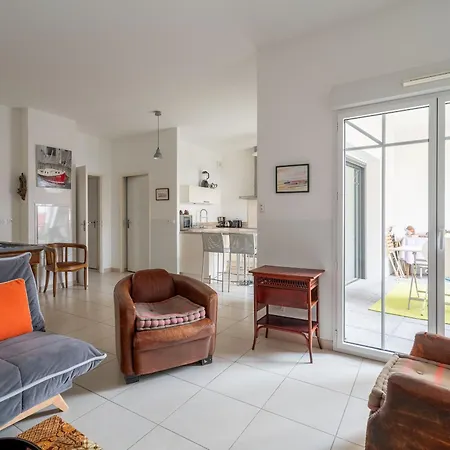 T3 En Centre-ville D'arcachon, Proche Plage, Avec Parking Et Balcon - Fr-1-319-439