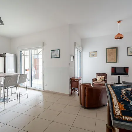 Apartment T3 En Centre-ville D'arcachon, Proche Plage, Avec Parking Et Balcon - Fr-1-319-439